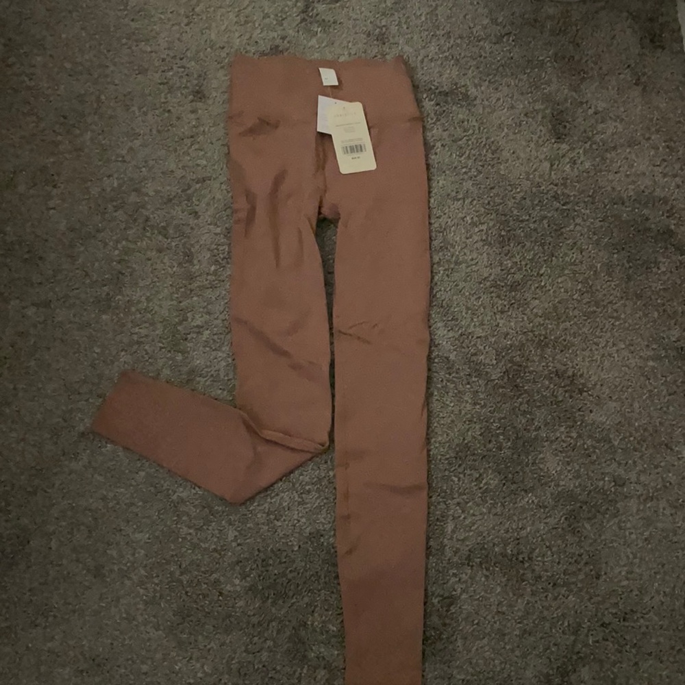 High waisted light pink leggings